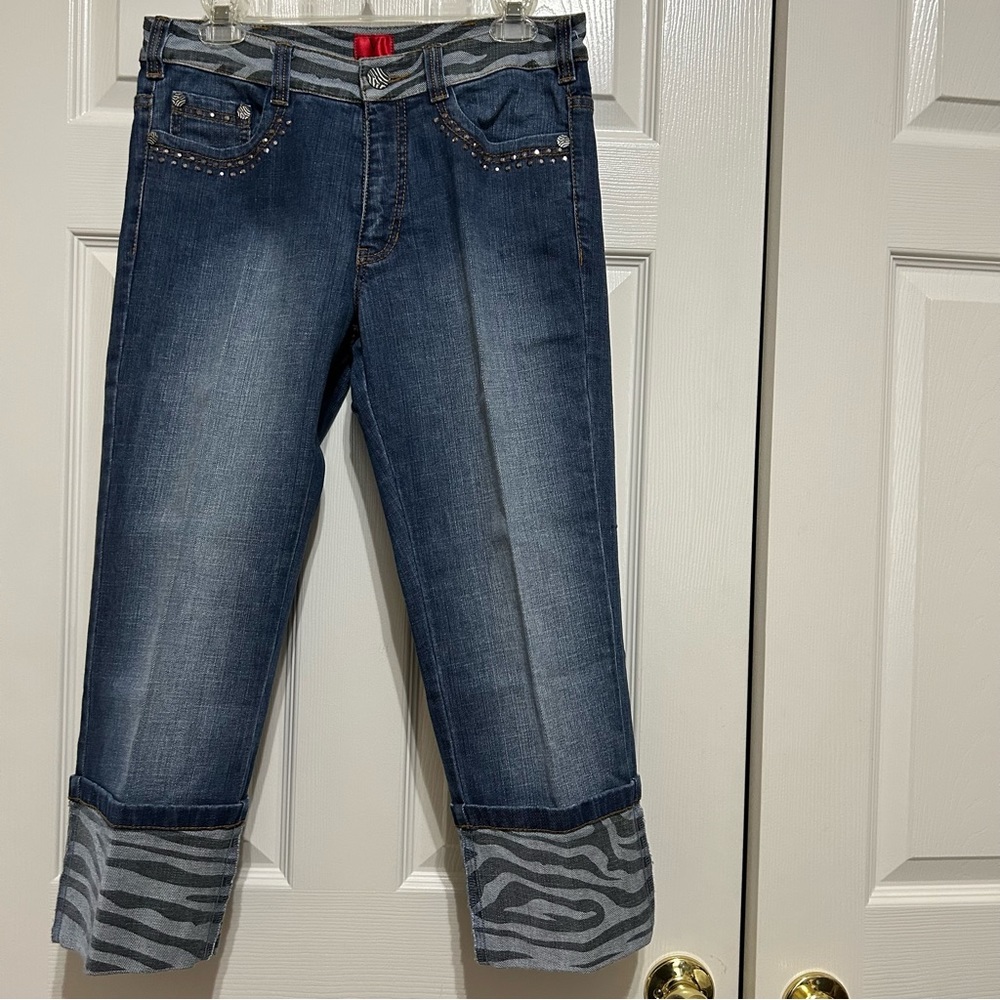 V Christina Fancy Denim Capris